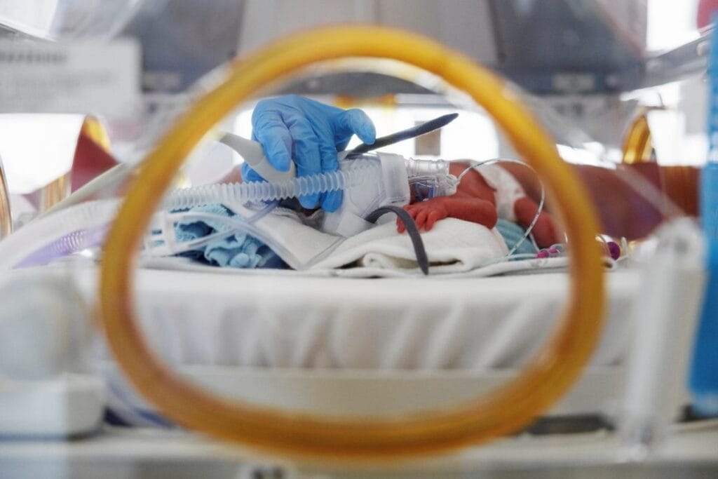 17 yasindaki genc giyde yeni dogan bebeyi sakladi hastane yeni bilgiler paylasti 4440