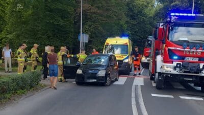 76 yasli surucu onceligi vermedi uc genc kiz hastaneye gitti 4789