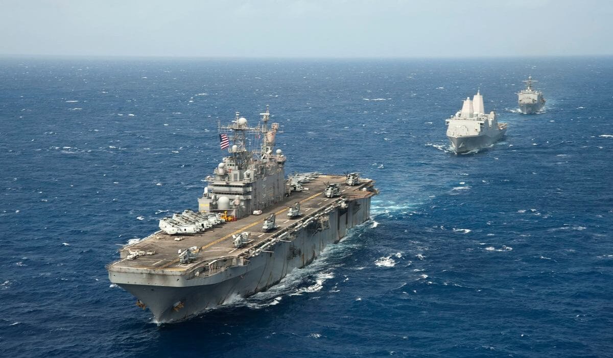 Abd saldirisina hazirlaniyorlar donald trump savas gemilerini 7478