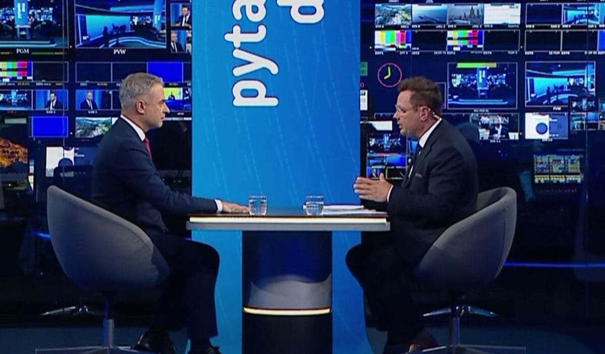 Afera mı? Burada da afera nerede? Tvp info gazetecisi tusk'un kpo değişik çevirisine şaşkın 1 Afera mi burada da afera nerede tvp info gazetecisi tusk un kpo degisik cevirisine saskin 3797