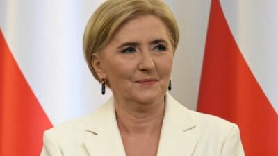 Agata kornhauser duda ogretmenlige geri donmuyor gelecegi belirsiz 3362