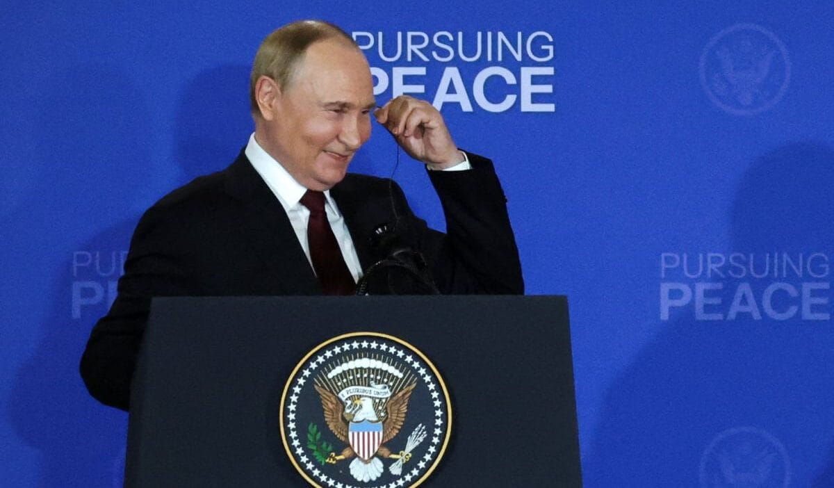 Alaska da herkes siergiej awrow un bluzasina bakti w adimir putin in tepkisi 4814