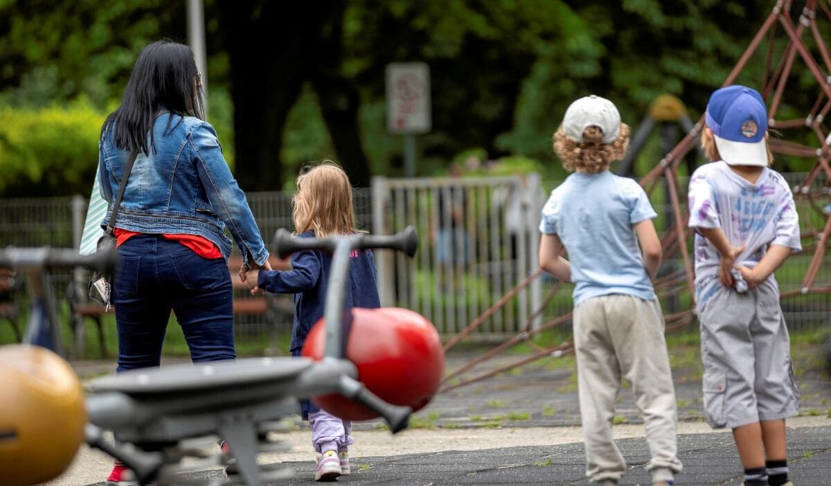 August w bes yasindaki cocuk kresten kendi basina ayrilmistir personel onun ortadan kayboldugunu fark etmedi 6066