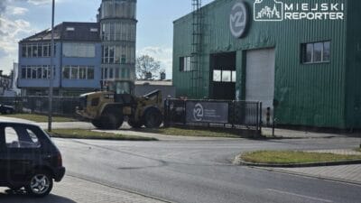 Belediye temizlik i sleri tesislerinde ciddi kaza bir ekskavator surucusu atik ayristiran bir calisana carpti 7036