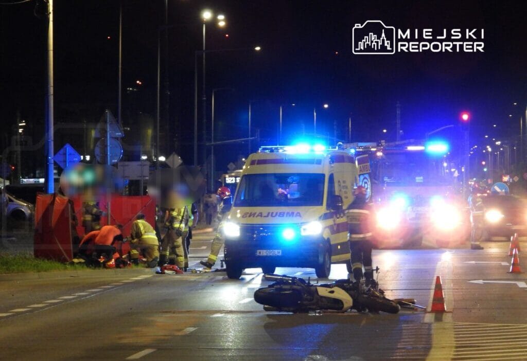 Bemowo'da bir motosikletlinin karıştığı ciddi kaza! Sürücünün durumu ciddi 1 Bemowo da bir motosikletlinin karistigi ciddi kaza surucunun durumu ciddi 6203