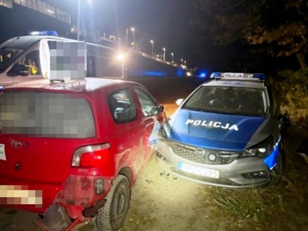 Bir araba caldi ve polisten kacti 22 yasindaki genc suclamalari duydu ve polis gozetimine alindi 7221