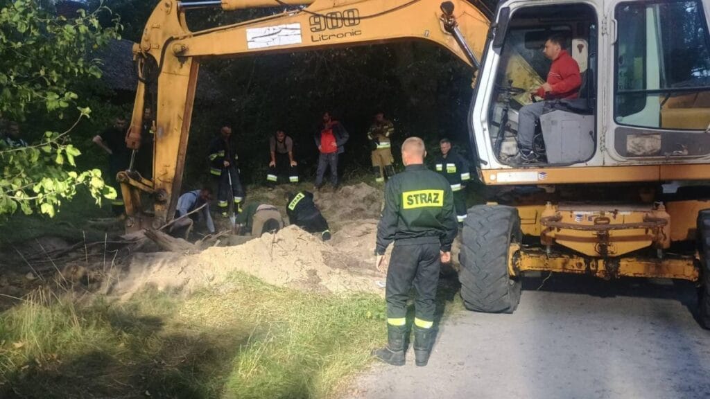 bir at kuyuya dustu w odawa yakinlarinda itfaiyecilerin dramatik eylemi 7093