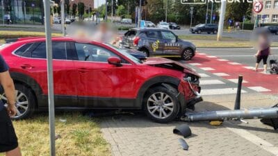 Bir surus dersinin aniden durmasi kazayla sonuclandi i ki kisi yaralandi 7851