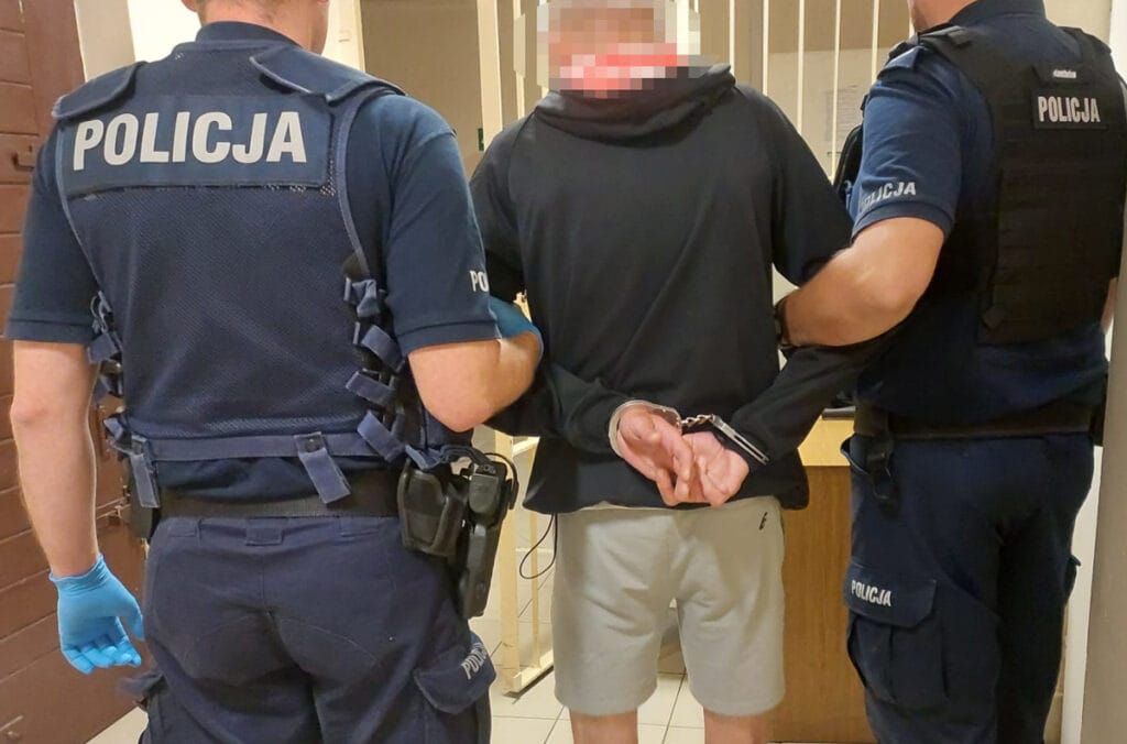 Bir ukrayna vatandasini dovdu ve soydu 36 yasindaki fail 24 suclamadan yargilaniyor 7423