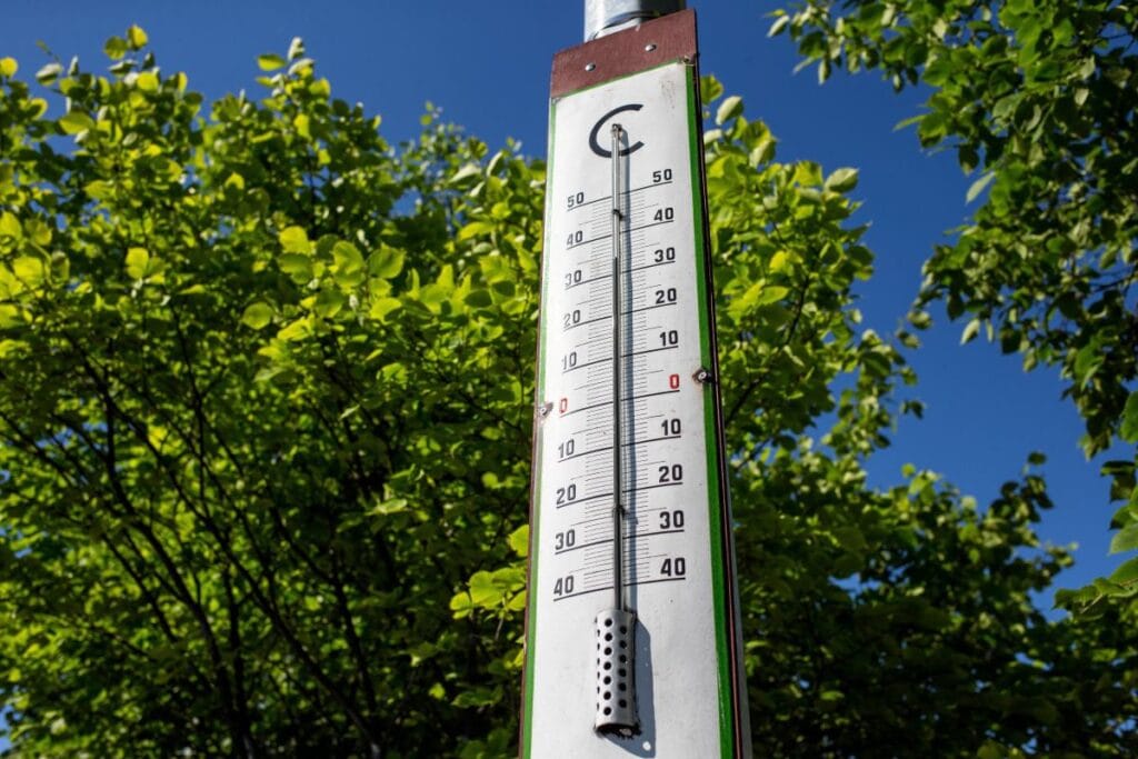 bu hafta sicakliklar zirveye cikacak imgw 33 dereceye kadar uyariyor 3356