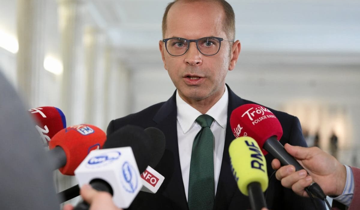 Canli yayinda sozleriyle tepki ceken eurovekili 6030