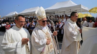 Disisleri bakanligi polonyali piskoposlarin skandal sozleriyle ilgili olarak vatikan a bir yazi yazdi bir cevap var 7508