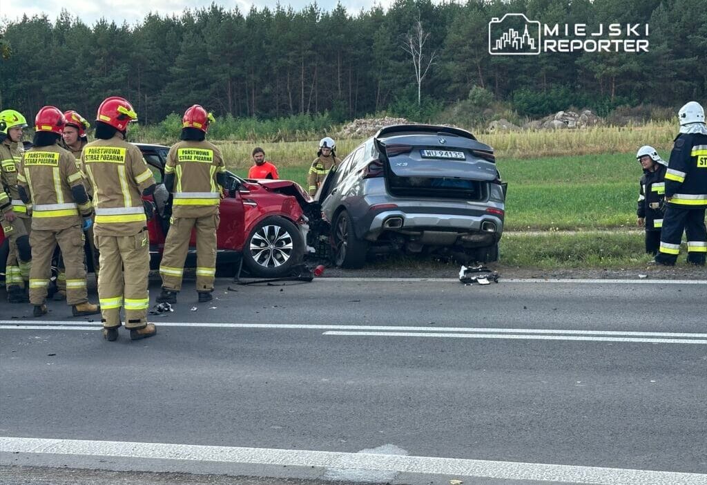 Dk61 bloke edildi. 4 araç çarpıştı. Biri çocuk olmak üzere üç kişi yaralandı 1 Dk61 bloke edildi 4 arac carpisti biri cocuk olmak uzere uc kisi yaralandi 8119