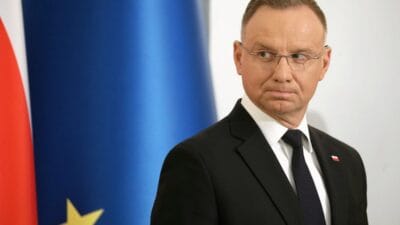 Duda yalnizca odul vermedi ayni zamanda geri cekti baskanliktan gelen veriler 3529