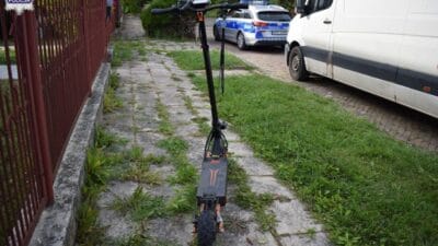 Elektrikli scooter kullanan 10 yasindaki bir cocuk gecis hakkini ihlal etti bir otobusle carpisti 7266