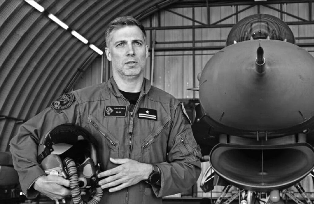 f 16 kazasi binbasi maciej slab krakowian oldu zekice egitilmis odullu pilot 7595