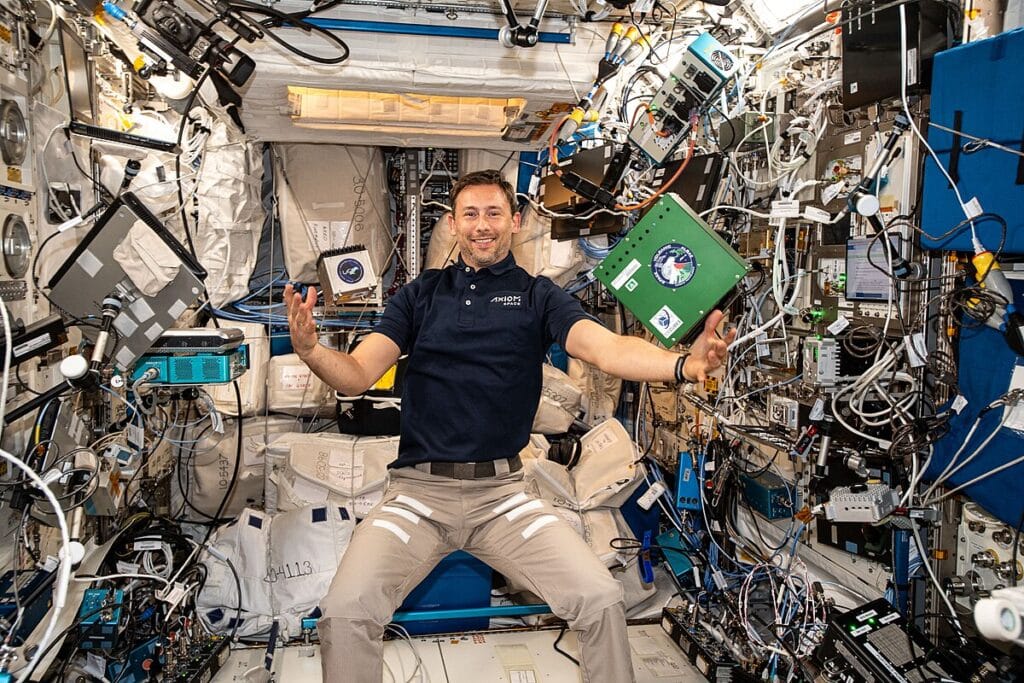 Gagarin caddesi buyutec altinda bolge sakinleri polonyali astronotu tercih ediyor 7078