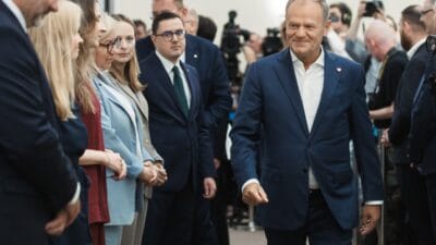 Gayri resmi hukumet yeni bir acilim planliyor i lerledigimizi gosteriyoruz 7168