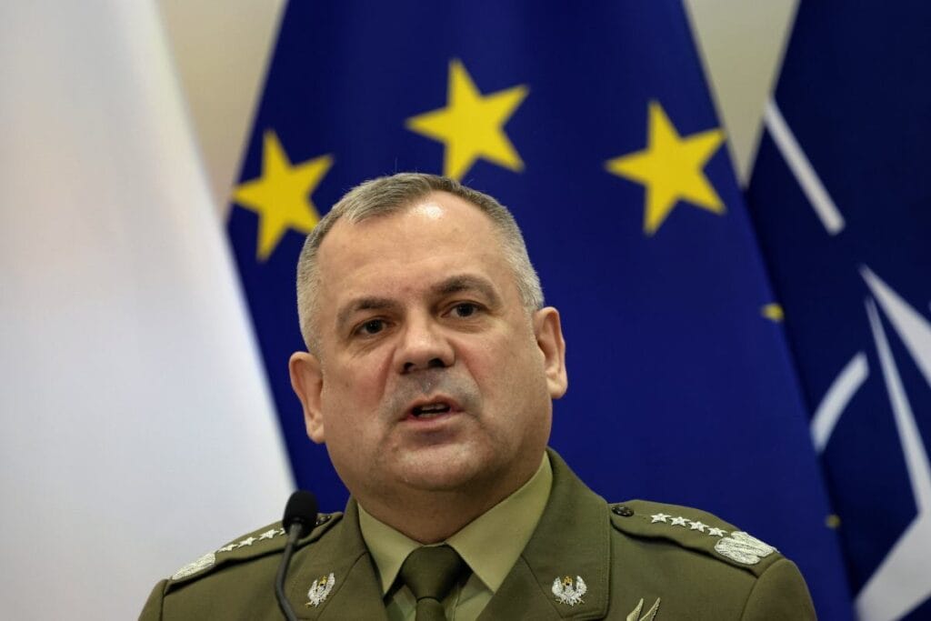 general kuku a f 16 pilotu hakkinda beni cok yanildigima ikna etti o en iyisiydi 7631