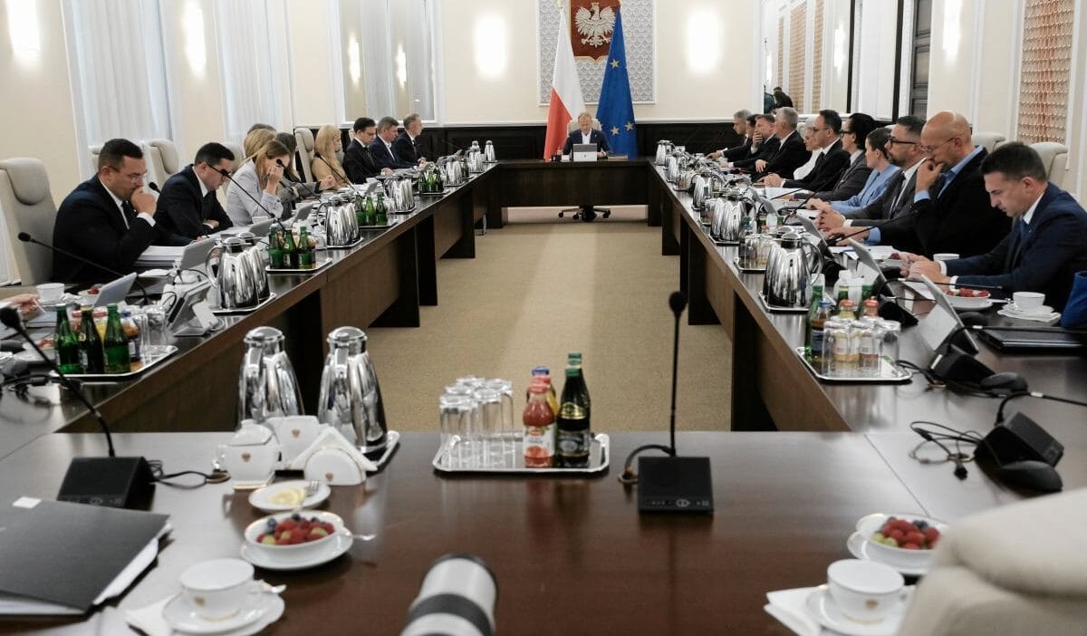 Hangi hükümet en iyisi olurdu? Polonyalılar son ankette şunları belirtti 1 Hangi hukumet en iyisi olurdu polonyalilar son ankette sunlari belirtti 8077