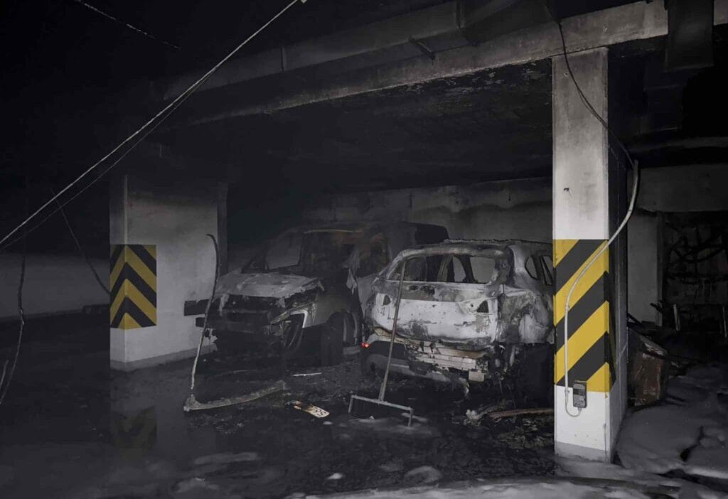 İtfaiye ekipleri ząbki'de yanan bir garajdan görüntüler yayınladı. Bölge sakinleri şu anda evlerine dönemiyor 1 I tfaiye ekipleri z bki de yanan bir garajdan goruntuler yayinladi bolge sakinleri su anda evlerine donemiyor 6837