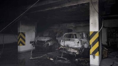 I tfaiye ekipleri z bki de yanan bir garajdan goruntuler yayinladi bolge sakinleri su anda evlerine donemiyor 6837