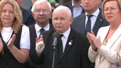Kaczy ski smole sk anma turisti nde protestoculari cirkin oduyor mahkumiyet tehditleri sok etkisi 3848