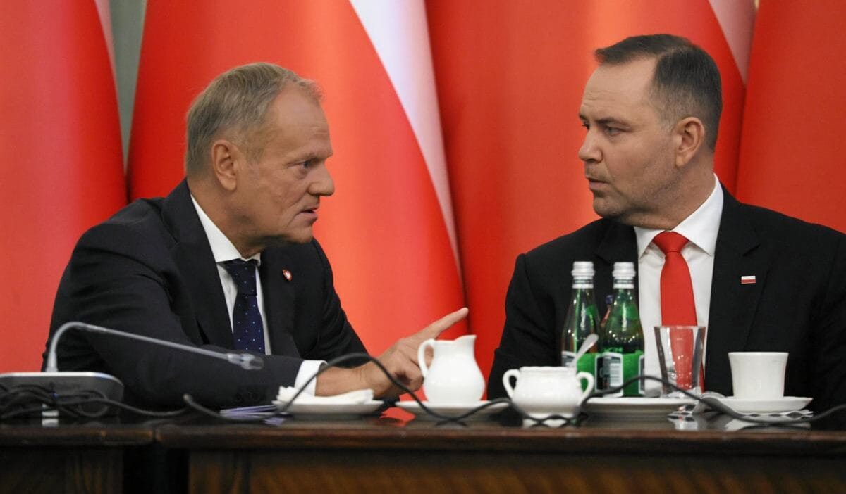 'kaczynski'nin akşamdan kalması', tusk'ın 'göz kapağı titremedi'. Bakanlar kurulu'na ilişkin yorumlar 1 Kaczynski nin aksamdan kalmasi tusk in goz kapagi titremedi bakanlar kurulu na iliskin yorumlar 7192