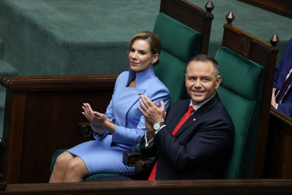 karol nawrocki nin yemin toreni yabanci medyada gundem oldu polonya i ki hukumet arasinda sikisti 3353