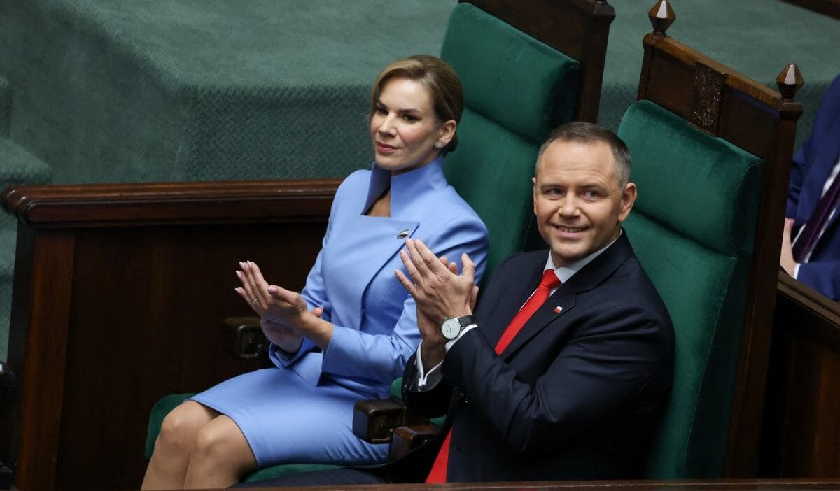 Karol nawrocki nin yemin toreni yabanci medyada gundem oldu polonya i ki hukumet arasinda sikisti 3353