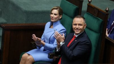 Karol nawrocki nin yemin toreni yabanci medyada gundem oldu polonya i ki hukumet arasinda sikisti 3353