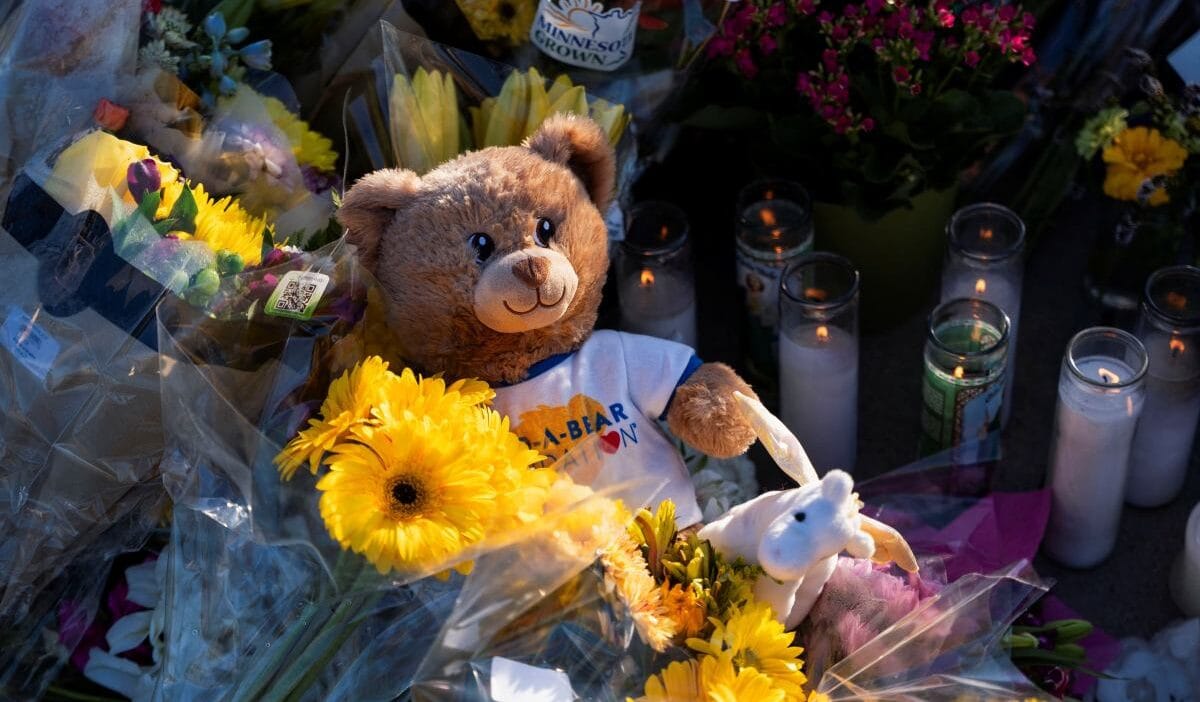 Kilisede silahlı saldırı ve kötü rusyalı şeytan 1 Kilisede silahli saldiri ve kotu rusyali seytan 7879