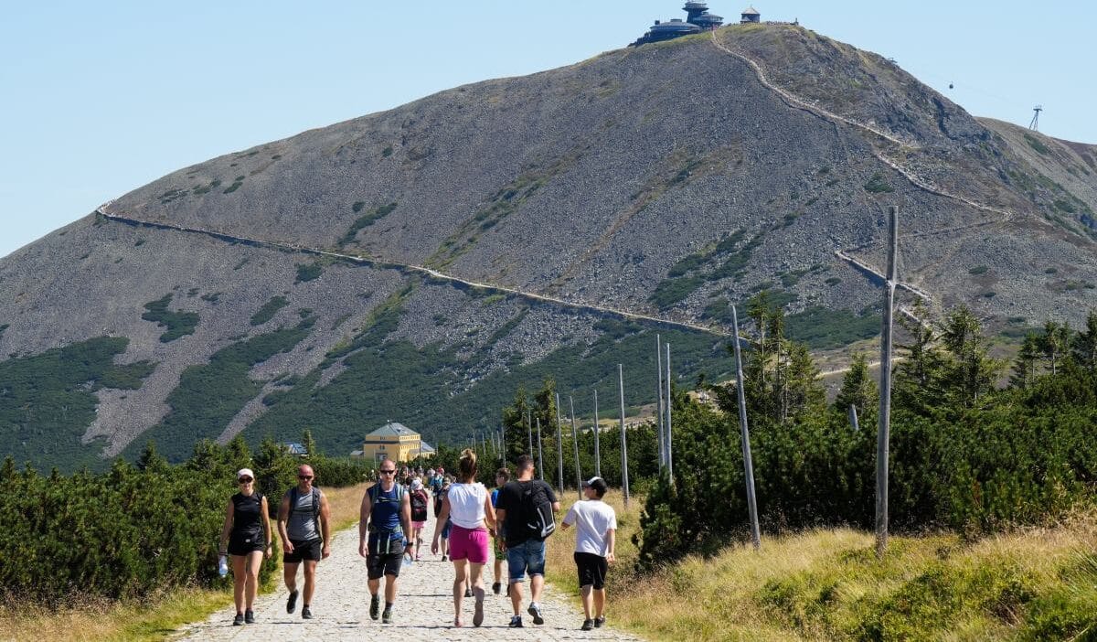 Krkono e daglari nda turistlerin skandal davranislari eller dusuyor 6788