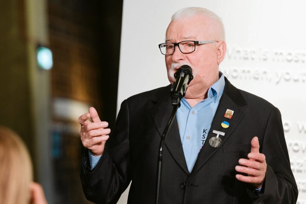 lech walesa hastalikla mucadelesi hakkinda acikca konustu mesanemde kanser vardi 7366