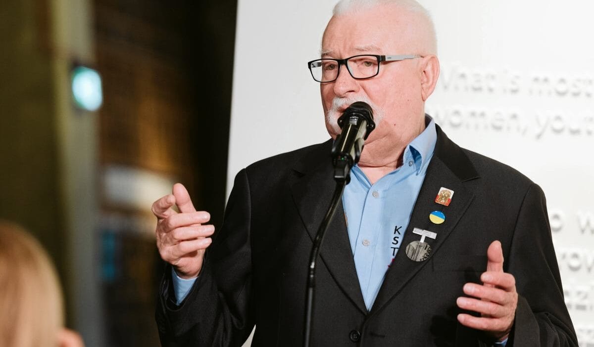 Lech walesa hastalıkla mücadelesi hakkında açıkça konuştu. "mesanemde kanser vardı". 1 Lech walesa hastalikla mucadelesi hakkinda acikca konustu mesanemde kanser vardi 7366