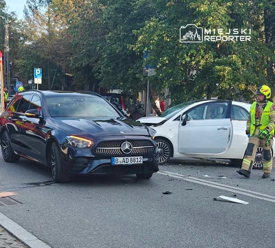 lomianki de iki arac carpisti servisler olay yerinde calisiyordu 7553