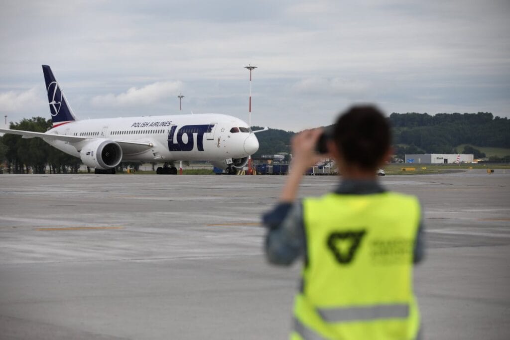lot un dreamliner ucagi chicago ucusundan chopin havalimani na geri dondu gerekce olarak 7870