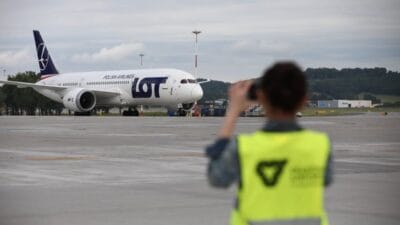 Lot un dreamliner ucagi chicago ucusundan chopin havalimani na geri dondu gerekce olarak 7870