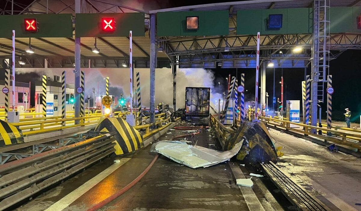 Lubuskie a2 de yanan kamyon savciligin on bulgulari var 6773