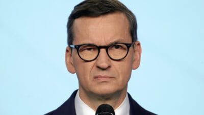 Maccabi hifi taraftarlari 1939 dan kadar kat sozunu kullanarak macta polen yaniyor polonya politikalari sok cappakli 4461