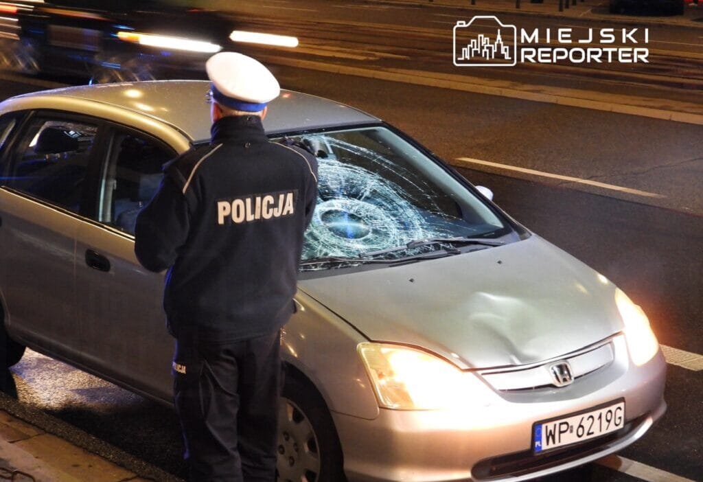Marszałkowska caddesi'nde yayaya çarptığından şüphelenilen gürcistan vatandaşı suçlamaları duydu 1 Marsza kowska caddesi nde yayaya carptigindan suphelenilen gurcistan vatandasi suclamalari duydu 6991