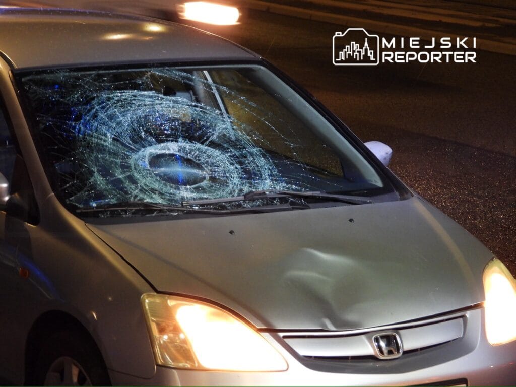 marszalkowska caddesinde ciddi bir vur kac olayi yasandi sarhos gurcu olay yerinden uzaklasti ve kirik bir camla merkezin etrafinda dolasti 6607