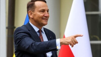 Mfa özel ekipman satın alıyor. Sikorski: komünist jurata'da tatiller ve şimdi de bu 3 Mfa ozel ekipman satin aliyor sikorski komunist jurata da tatiller ve simdi de bu 6634