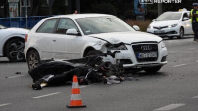 Mokotova'da ciddi kaza: motorsikletçi, sedana çarptıktan sonra ağır yaralı 4 Mokotova da ciddi kaza motorsikletci sedana carptiktan sonra agir yarali 5957