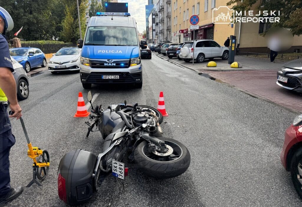 Mokotow'da bir motosiklet sürücüsü ile bir binek araç çarpıştı 1 Mokotow da bir motosiklet surucusu ile bir binek arac carpisti 7039