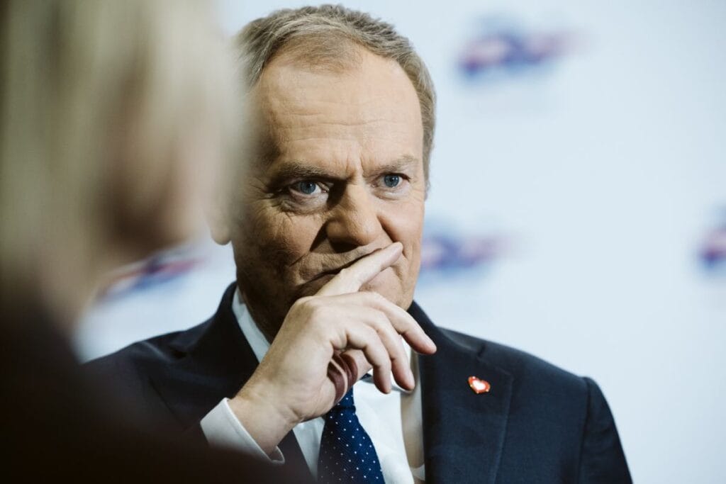 msz tusk ve sikorski trump zelensky toplantisindaki polonya nin katilmamasini kiniyor 4866