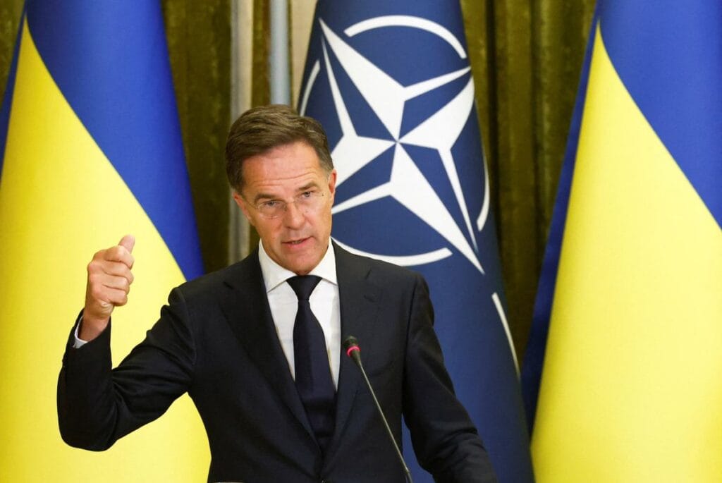 nato genel sekreteri zelenski ile konferansta birden osina daki insansiz hava araci hakkinda bir soru soruldu 6349