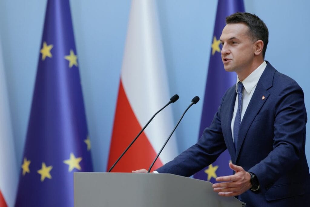 nawrocki nin ukraynalilara yonelik yardimlari veto etmesi hukumetin yaniti bu olacak 7057