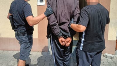 Nijeryalı vatandaş sahte ehliyet ve i̇kamet belgesiyle yakalandı 3 Nijeryali vatandas sahte ehliyet ve i kamet belgesiyle yakalandi 6024