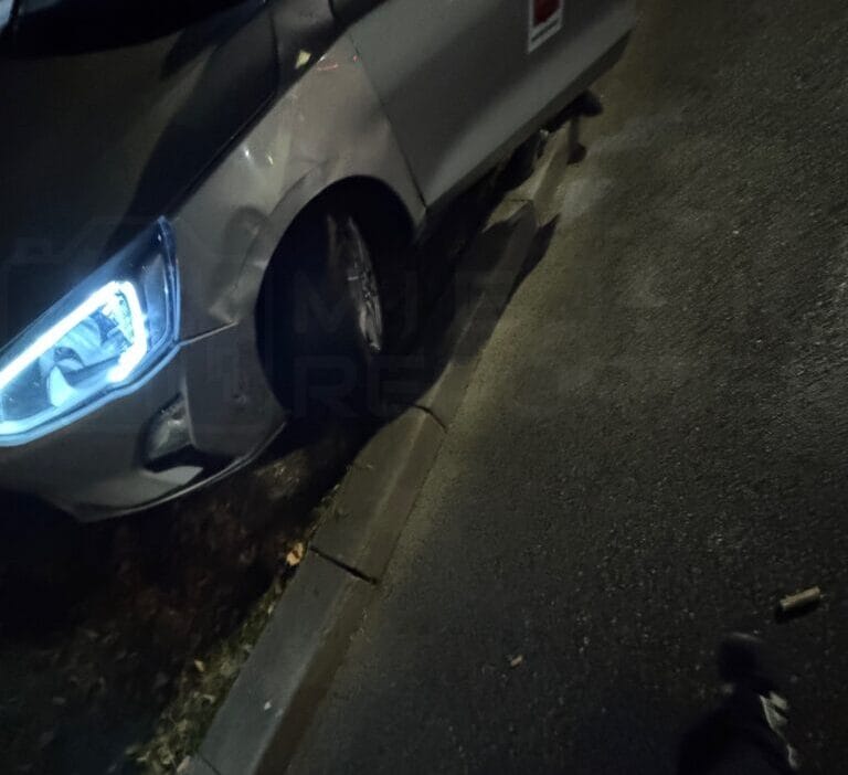 Ochota'da ford kullanan sözde taksi şoförü tarafından daha fazla "kazara" çarpışma. "bir düzene göre çalışıyor". 1 Ochota da ford kullanan sozde taksi soforu tarafindan daha fazla kazara carpisma bir duzene gore calisiyor 6879